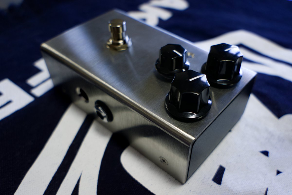 OAKeffects's tweet photo. 展示販売品紹介③

試作モデル
OAK-DRIVE

販売価格
20,000円

非常に音量の大きいトランスペアレント系ペダルです。
ステンレス筺体の設計、試作として製造した為、特別価格でのご提供となります。
#PGM東京2026 https://t.co/s1GW1APnvr