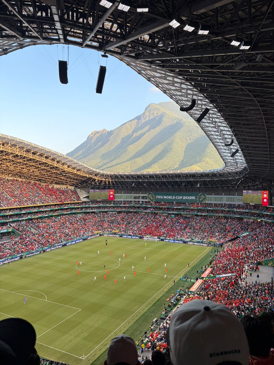 TouchlineX's tweet photo. 🚨 𝗕𝗥𝗘𝗔𝗞𝗜𝗡𝗚: The stadium in Monterrey, Mexico, is FULL OF MOROCCO FANS during the Netherlands vs. Morocco game.

It's like Morocco playing at HOME. 🇲🇦🤯 https://t.co/gu31PfDYBz