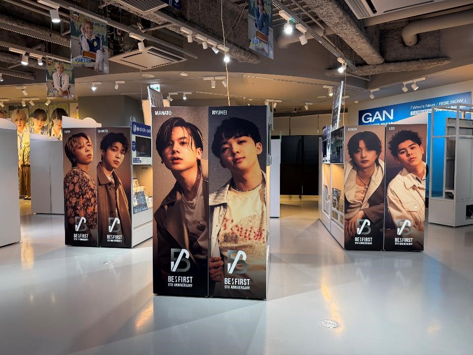 SHIBUYA_T_MUSIC's tweet photo. 【#BEFIRST】
ニューシングル『Missing』が本日入荷💿
記念すべき10枚目、そして「BE:FIRST 5th Anniversary Project」第2弾シングル🎵
シブツタ地下2F店内や入口前の駅連絡通路にもBE:FIRSTが登場中です✨
展示期間：7/6(月)まで
#BF_Missing https://t.co/0h2RZ4GNi1