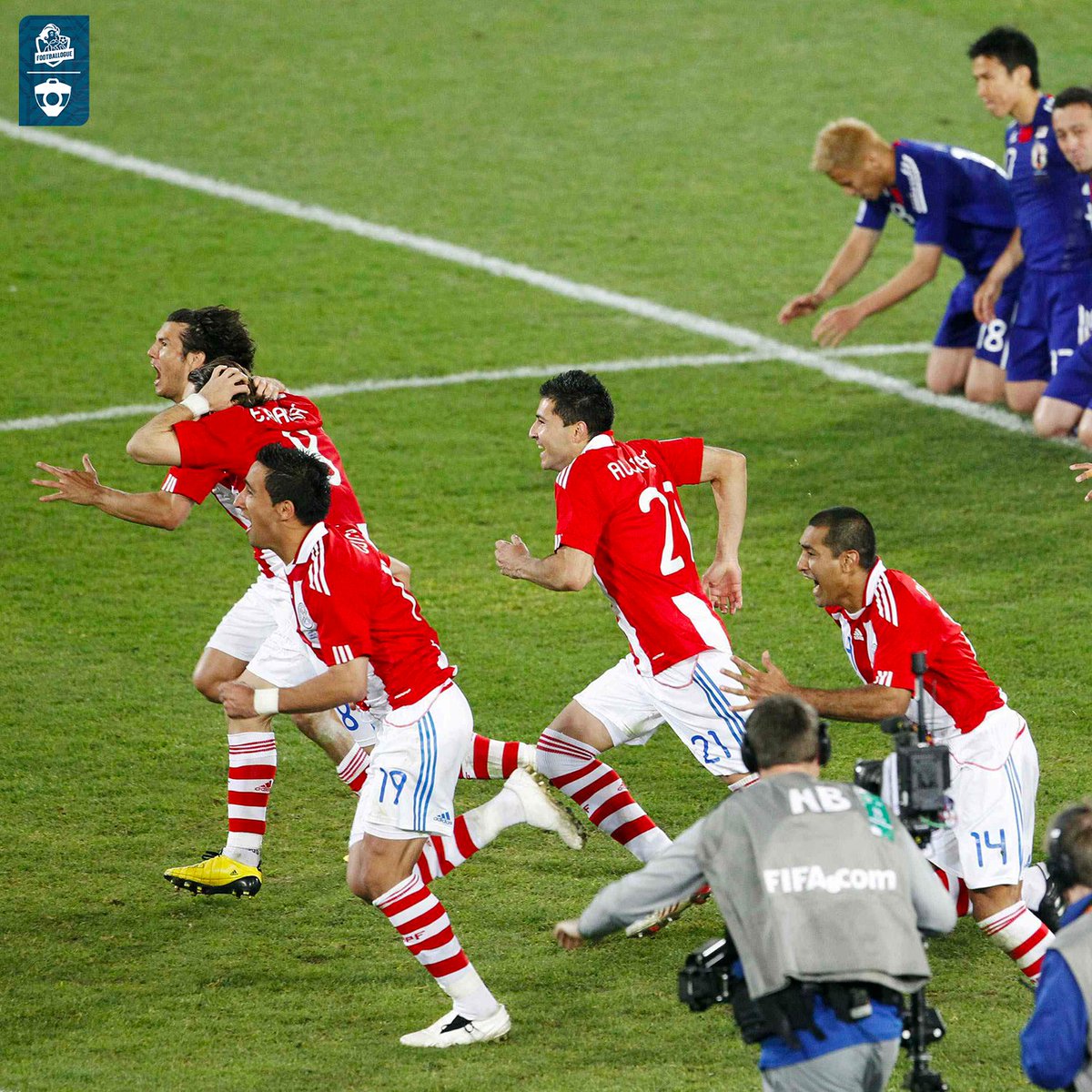Footballogue's tweet photo. 𝗟𝗘 𝟮𝟵 𝗝𝗨𝗜𝗡, 𝗨𝗡𝗘 𝗗𝗔𝗧𝗘 𝗛𝗜𝗦𝗧𝗢𝗥𝗜𝗤𝗨𝗘 𝗣𝗢𝗨𝗥 𝗟𝗘 𝗣𝗔𝗥𝗔𝗚𝗨𝗔𝗬 !!! 🇵🇾

29 juin 2010 : 𝗶𝗹𝘀 𝗲́𝗹𝗶𝗺𝗶𝗻𝗲𝗻𝘁 le Japon aux tirs au but 𝗲𝘁 𝘀𝗲 𝗾𝘂𝗮𝗹𝗶𝗳𝗶𝗲𝗻𝘁 pour les quarts de finale de la Coupe du Monde.

29 juin 2026 : 𝗶𝗹𝘀 𝗲́𝗹𝗶𝗺𝗶𝗻𝗲𝗻𝘁 l'Allemagne aux tirs au but 𝗲𝘁 𝘀𝗲 𝗾𝘂𝗮𝗹𝗶𝗳𝗶𝗲𝗻𝘁 pour les huitièmes de finale de la Coupe du Monde.