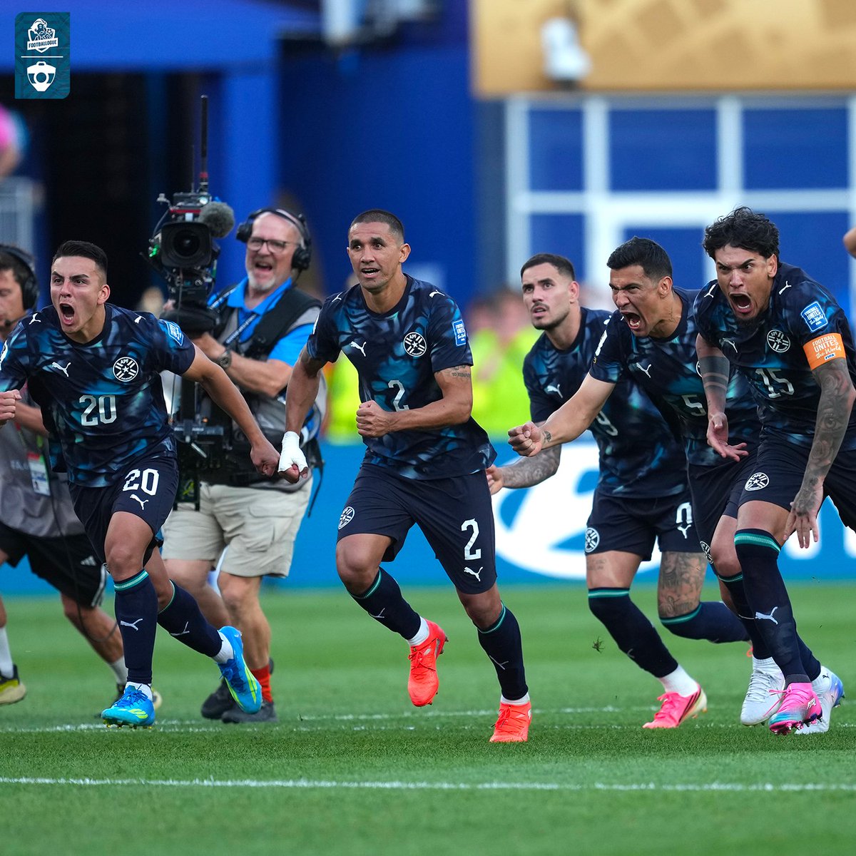 Footballogue's tweet photo. 𝗟𝗘 𝟮𝟵 𝗝𝗨𝗜𝗡, 𝗨𝗡𝗘 𝗗𝗔𝗧𝗘 𝗛𝗜𝗦𝗧𝗢𝗥𝗜𝗤𝗨𝗘 𝗣𝗢𝗨𝗥 𝗟𝗘 𝗣𝗔𝗥𝗔𝗚𝗨𝗔𝗬 !!! 🇵🇾

29 juin 2010 : 𝗶𝗹𝘀 𝗲́𝗹𝗶𝗺𝗶𝗻𝗲𝗻𝘁 le Japon aux tirs au but 𝗲𝘁 𝘀𝗲 𝗾𝘂𝗮𝗹𝗶𝗳𝗶𝗲𝗻𝘁 pour les quarts de finale de la Coupe du Monde.

29 juin 2026 : 𝗶𝗹𝘀 𝗲́𝗹𝗶𝗺𝗶𝗻𝗲𝗻𝘁 l'Allemagne aux tirs au but 𝗲𝘁 𝘀𝗲 𝗾𝘂𝗮𝗹𝗶𝗳𝗶𝗲𝗻𝘁 pour les huitièmes de finale de la Coupe du Monde.