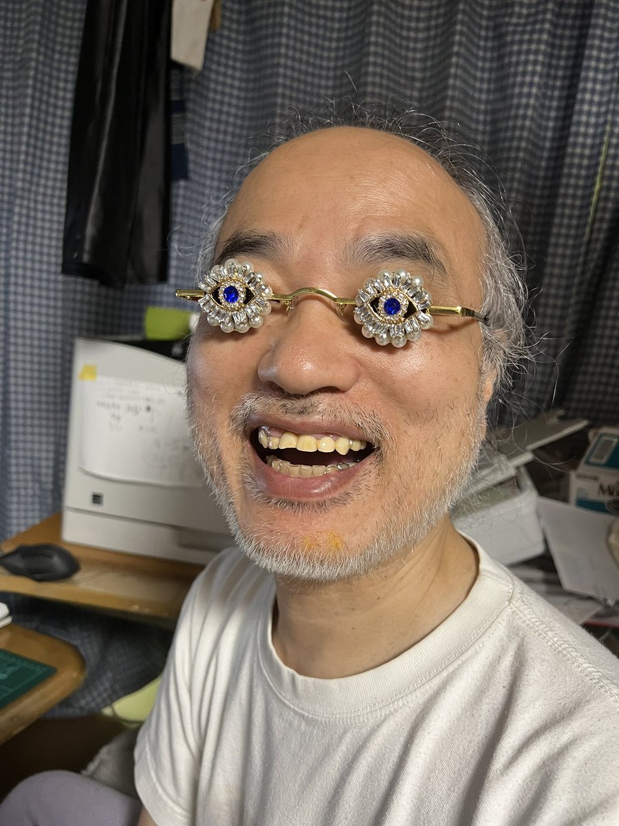 artrek1998's tweet photo. 妻のメガネ借りてみました https://t.co/z9eWeIyyVD