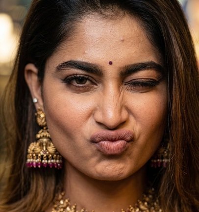 sundari_sissy's tweet photo. Bull: enadi inaki ivlo alaga Iruka, makeup la potu semaya irukaye di
Potta: tanks mama, nala irukena
Bull: oomba vidalamnu vanthe ana ne makeup la potruka omba vena vidu
Potta: tanks mama ☺️
Bull: rimjob pannu pothum
Potta: 😩yovvv https://t.co/GfXR6dzwp9