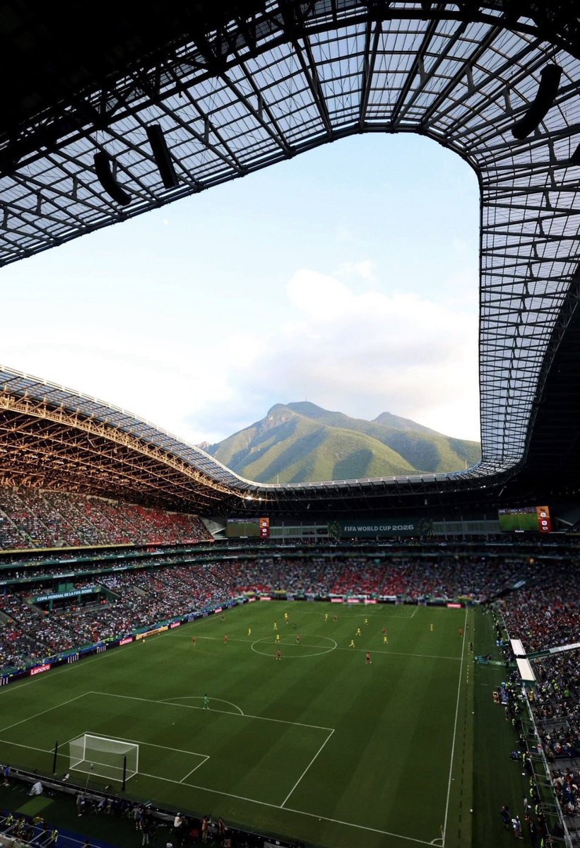 AR7IANO's tweet photo. AT FIRST GLANCE, YOU WOULD THINK IT IS AI BECAUSE OF ITS MAGNIFICENCE, BUT IT IS REAL 🥶👏🏻🇲🇽

OH MY GOD, THE BEAUTY AND CREATIVITY, MEXICO! “AN ARCHITECTURAL MASTERPIECE.” SOMETHING TRULY STUNNING. I WOULD PAY EVERYTHING I OWN JUST TO BE THERE AND EXPERIENCE THIS STADIUM!😰❤️ https://t.co/4USa5ziVjH