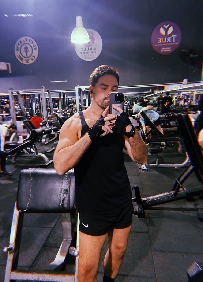 krischu22's tweet photo. Lunes adentro 🥵 https://t.co/ggyf8VK4V0