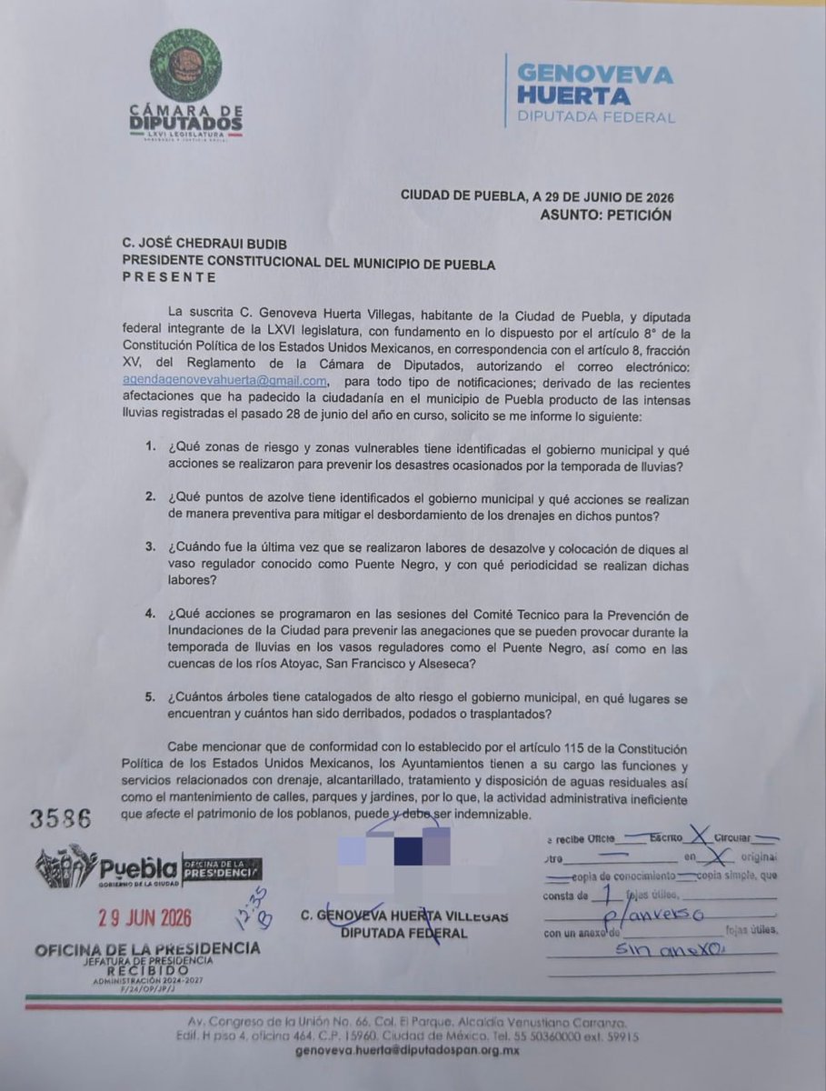 UniversalPuebla's tweet photo. 🗣 La diputada federal del PAN @GenovevaHuerta pidió al @PueblaAyto información sobre "qué se hizo "saber qué se hizo y qué se dejó de hacer ante las inundaciones en #Puebla". https://t.co/iyxQJ7GCZo