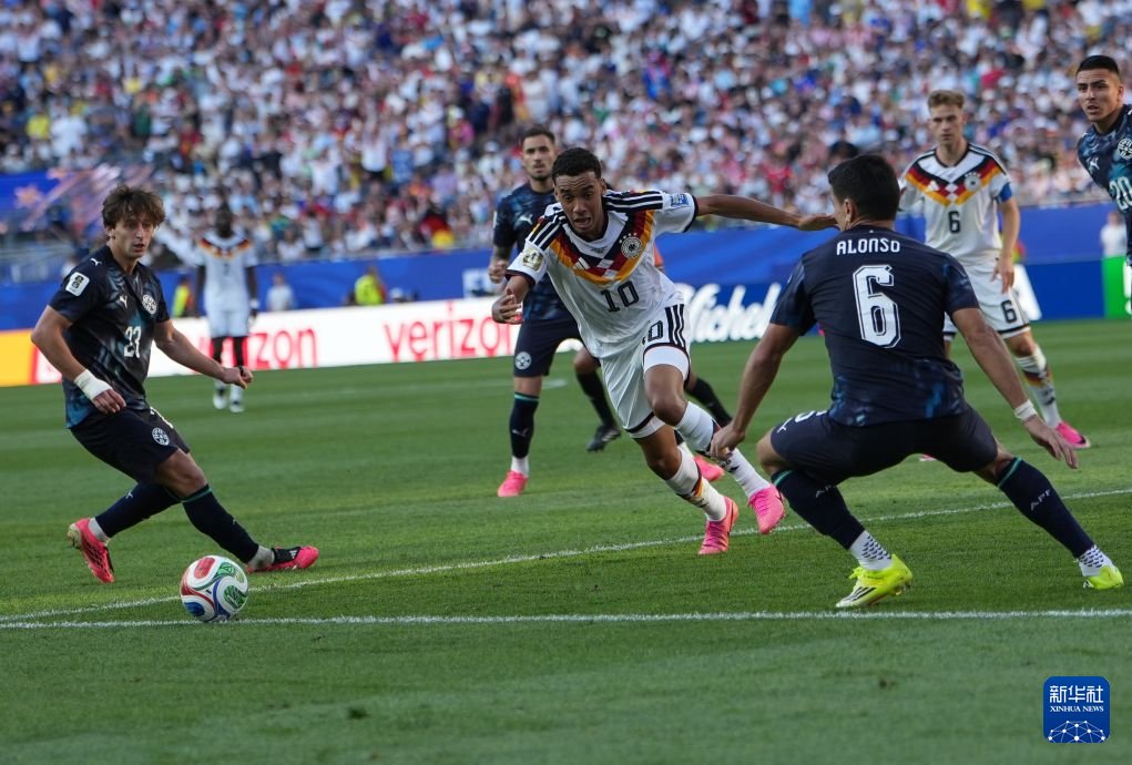 PDChinaSports's tweet photo. Paraguay stunned Germany in a FIFA World Cup penalty shootout on Monday, beating the four-time champion 4-3 on penalties after a 1-1 draw to reach the Round of 16 for the first time in 16 years. https://t.co/EWS9AdMNHe