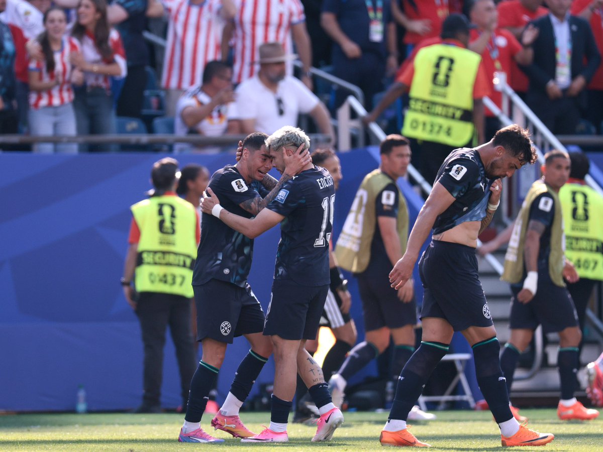 periodismobsas's tweet photo. La Selección de Paraguay venció a Alemania por penales 4 a 3 y clasificó a octavos de final del Mundial: En los 120 minutos habían igualado 1 a 1 con goles de Enciso y Havertz #paraguay #alemania #deutchland #germany #gill #alfaro #enciso #Galarza #canale #Nagelsmann #neuer #fifa https://t.co/DmpJB75kQX