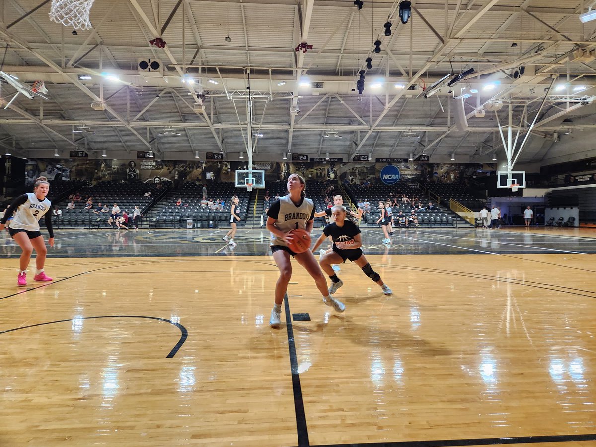 Brandon Girls Basketball tweet media