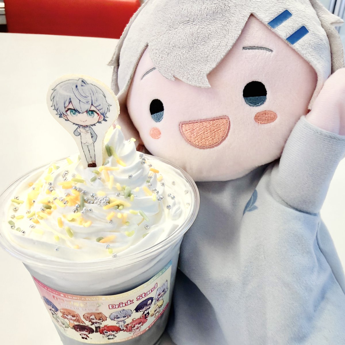 goods_clpc's tweet photo. ／
#ぴちショップ ドリンクスタンド
試食会の写真をおすそわけ✨
＼

🍑元気チャージ！えとのオレンジドリンク
🍑まろやかな味わい！ヒロのチャコールバニララテ

ぜひお店で堪能してね💨

▼詳細はこちら！
https://t.co/hTWkmB7FAy

#カラフルピーチ #からぴち #からぴち尽くし計画 https://t.co/hAKx59uwHC