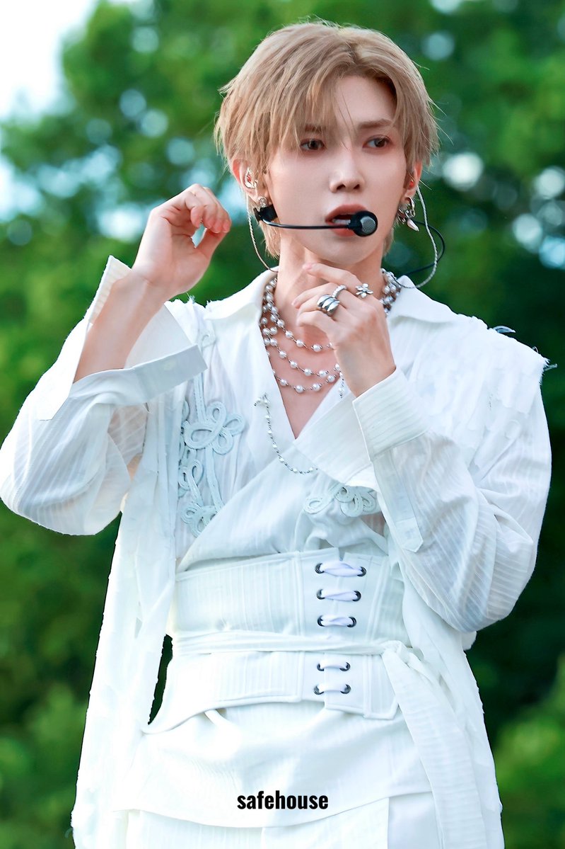 safehouse_3an's tweet photo. 260628 BST Hyde Park

#ATEEZ #에이티즈
#YEOSANG #여상 https://t.co/WjjQP9ArBp