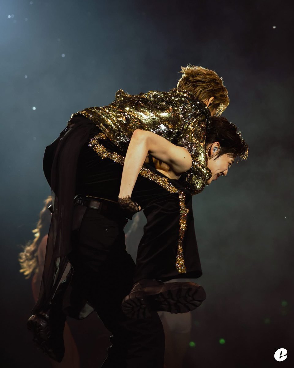 alahof's tweet photo. 555555555555555555 อะไรใหม่ๆ น้องแบมขี่หลังน้องพีพี #BamBam https://t.co/BljtV38z4b