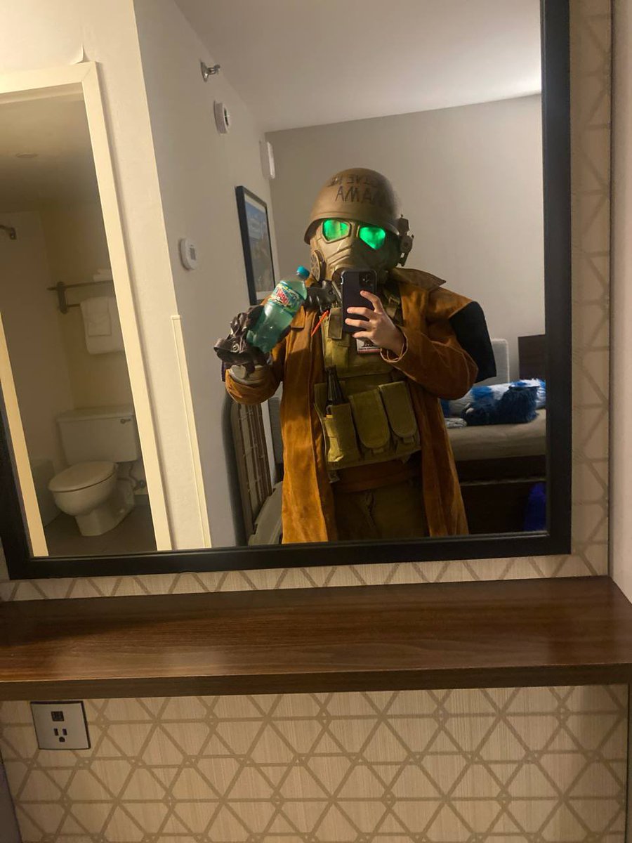 DreamlandShiba's tweet photo. @anthrocon This will not stop me from giving away tasty Baja blast OUTSIDE the con space as fallout guy https://t.co/NQIQxDjlrn