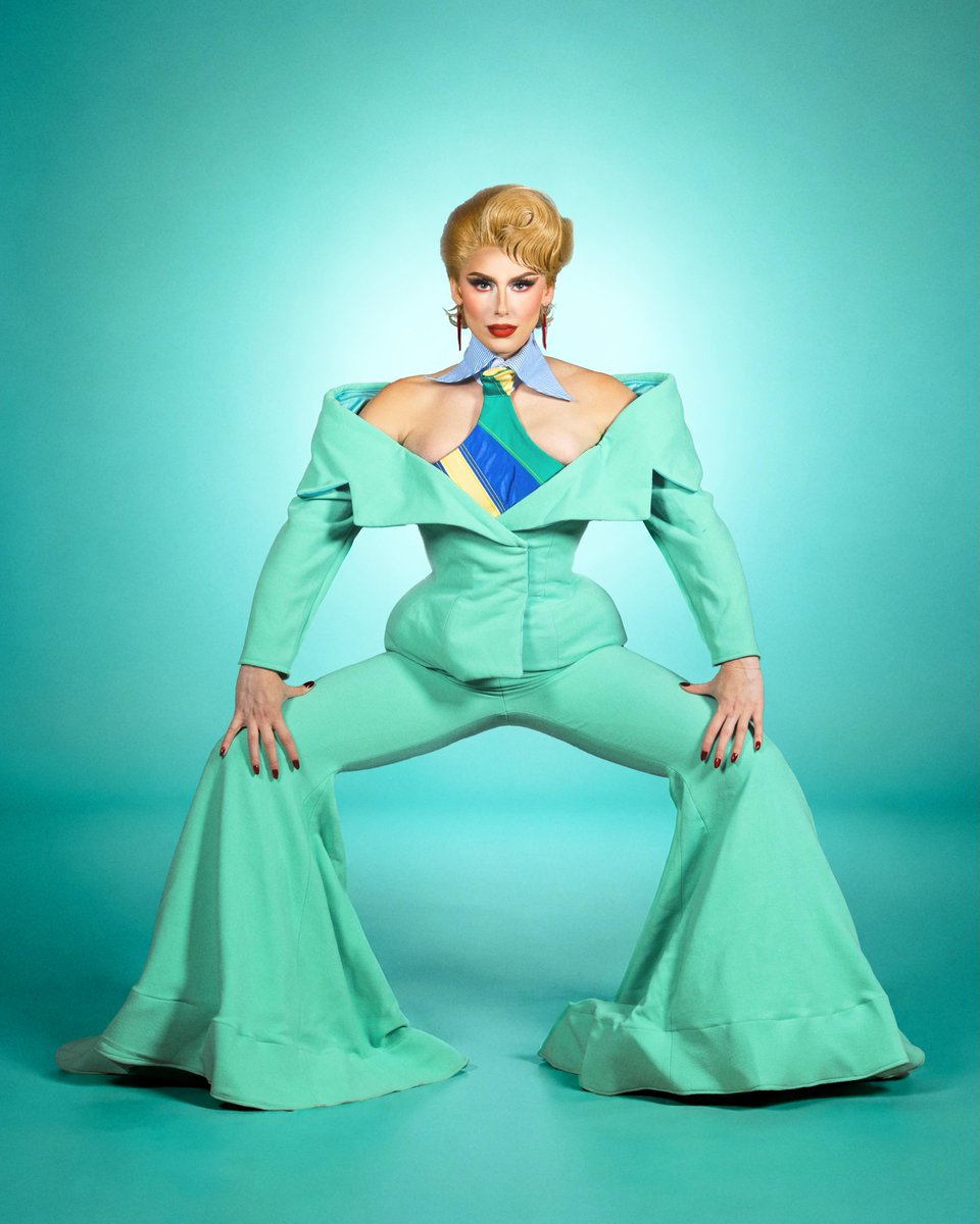 DragBasee's tweet photo. Jasmine Kennedie stuns in her 'David Bowie: Icon' runway for RuPaul's Drag Race All Stars 11.

📸kaloramaphoto https://t.co/OcNQUo0KNL