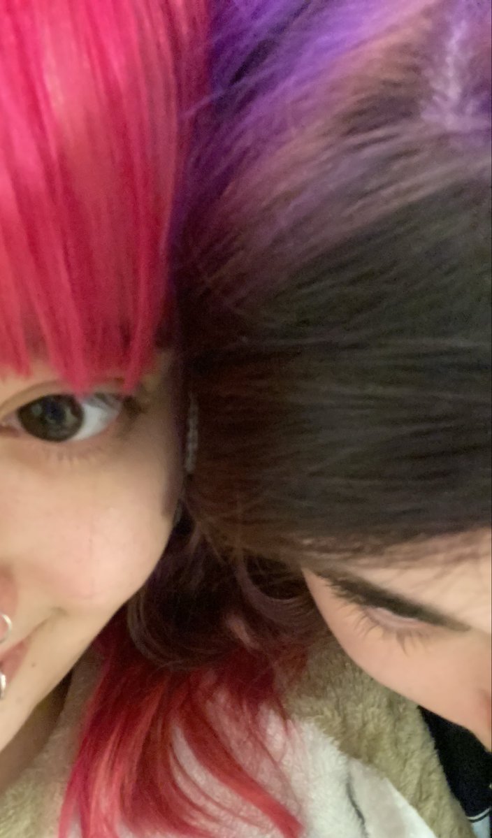 h8uck's tweet photo. pelito rosado reveal i pelito morado d mi polola :3 somos marceline y la dulce princesa jijiji https://t.co/D6MwZF4ybM