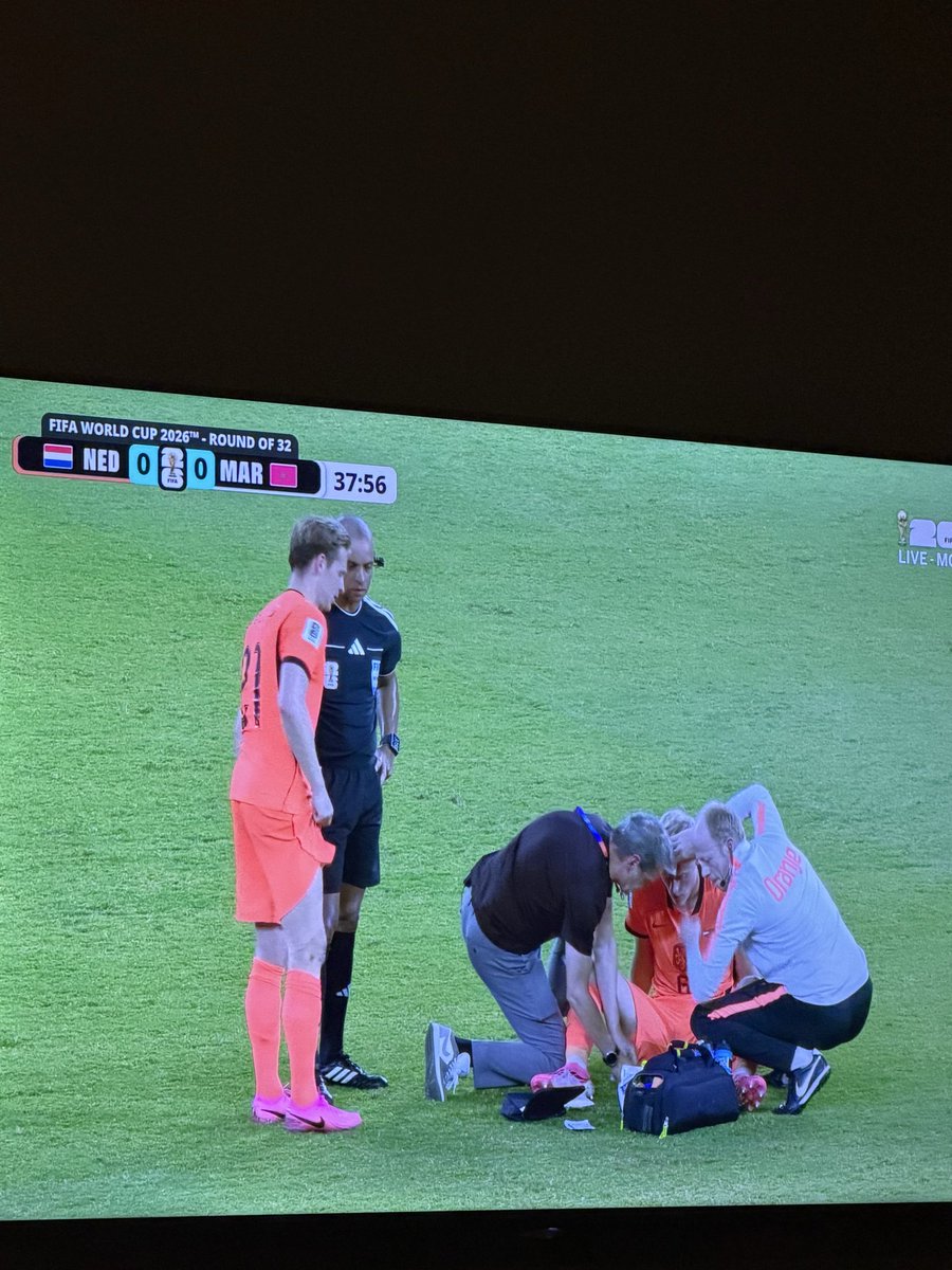 obowering1's tweet photo. Boot straight to the head, ouch https://t.co/gurZX0xZKI