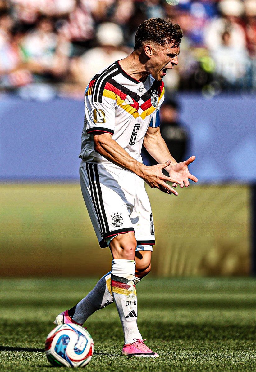 AtaqueFutbolero's tweet photo. “Tuvimos muchos problemas contra equipos que NO SON DE CLASE MUNDIAL

No jugamos bien ninguno de los tres partidos. MERECÍAMOS SER ELIMINADOS”.

Joshua Kimmich, capitán de Alemania. 🤬🇩🇪 https://t.co/w9drsF37hH