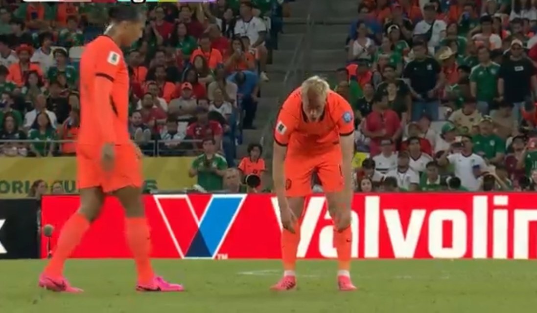 mayorrr12's tweet photo. Blood is FLOWING from Van Hecke's head

This game is too physical and rough and the ref ain't doing nothing about it

#NEDMAR https://t.co/Mq5SiwxcGN
