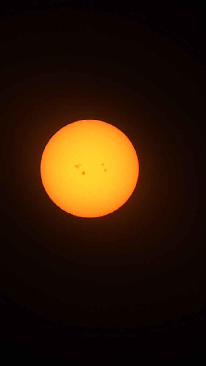 randymilanovic's tweet photo. 4478 4479 sunspots. #S30Pro https://t.co/hEYaHlN3J3