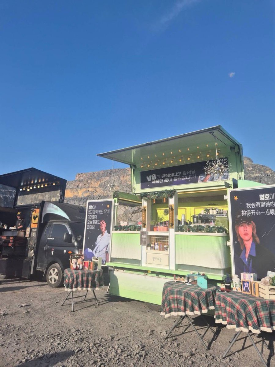 xueishaoo's tweet photo. junhui sent a foodtruck for V8 during their singasong music video shoot! 🥹🤍

jun so sweet and supportive as ever 😔🫂 https://t.co/Vt686u6yPM