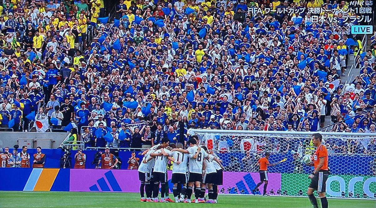 JanuaryTomy's tweet photo. サッカーW杯で日本中が熱狂している裏で、

MotoGPクラスでは小椋藍が悲願の初優勝。
そしてバレーボールネーションズリーグ2026予選では、日本が唯一の8連勝で首位をキープ。

競技は違っても、世界のトップを相手に堂々と戦い、結果を残している日本人アスリート。

日の丸を背負って世界に挑む姿には胸を打たれる。

こうして世界の舞台で輝く姿を見るたびに、やっぱりスポーツっていいなと思う。
#サッカー日本代表 
#バレーボール日本代表 
#MotoGP小椋藍