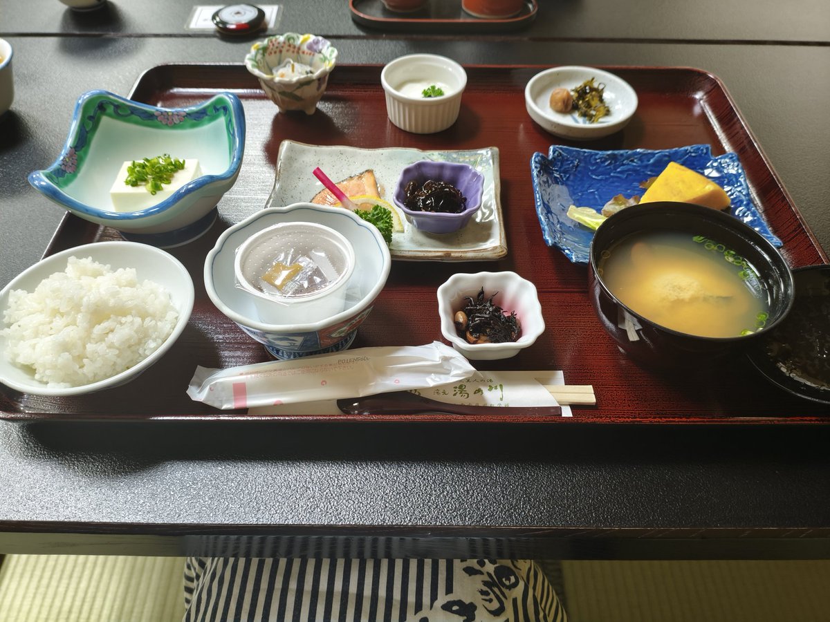 Sadinglover's tweet photo. 久々にしっかりした朝食食べたぜ https://t.co/FyYAo3VSi1
