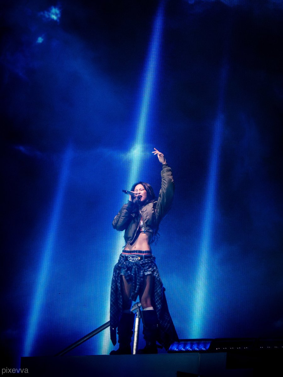 JennieDCGallery's tweet photo. 260630 #JENNIE at gov ball (cr. pixevva) https://t.co/8lRcIjPtm2