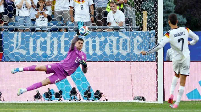 NanshaLook's tweet photo. #GERMANY OUT! For the first time in #WorldCup history, Germany lose a penalty shootout. #Paraguay stun the 4‑time champions after a 1‑1 draw. #Havertz, #Woltemade, #Tah all miss from the spot. The streak is over. Football never fails to surprise.
#WorldCup2026 #GERvsPAR #VAR https://t.co/0Ith0fdzKc