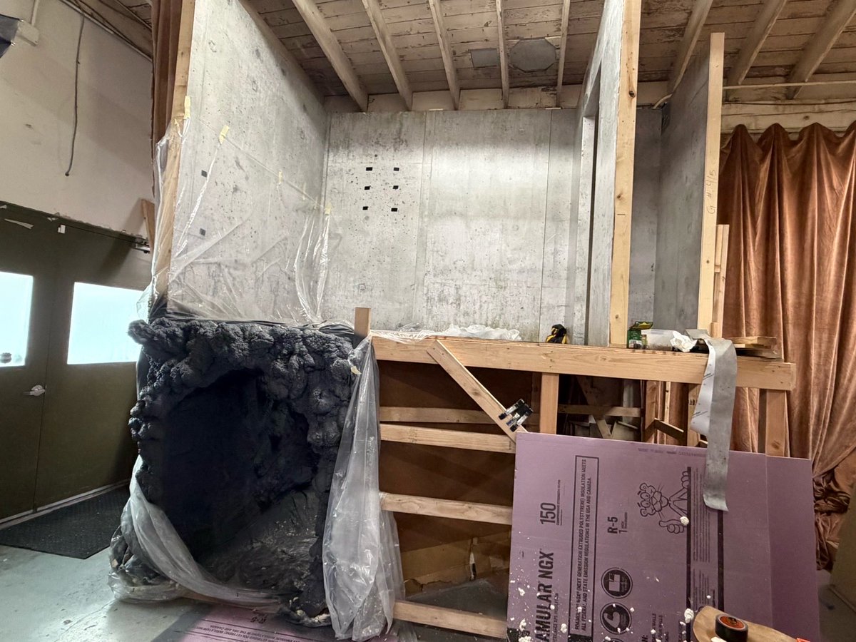 MoonoftheWitch's tweet photo. Caves and cockpits in the making #moviemaking #filmmaking #portland #horror #moonofthewitches https://t.co/onZzH9GC92