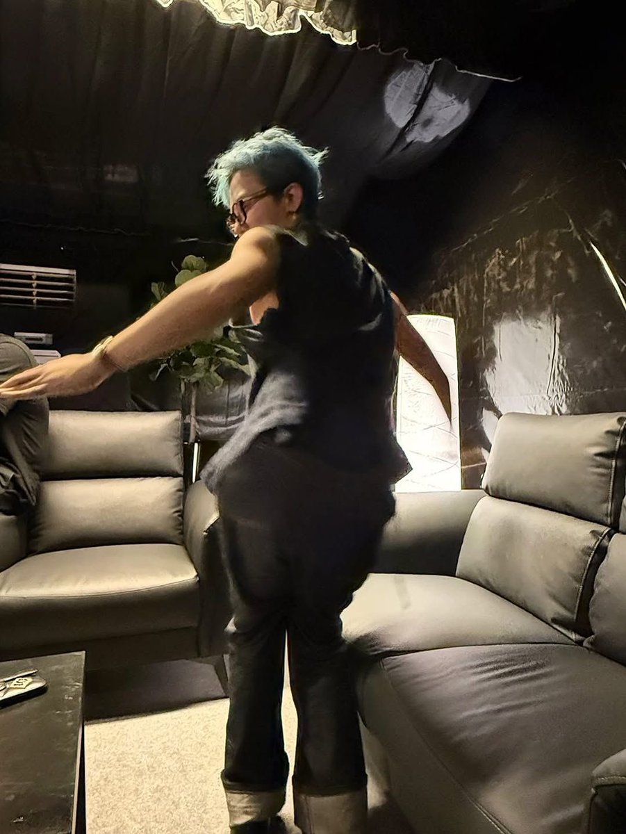 gdsholc's tweet photo. no seriously whats the context of these pics 😭 https://t.co/iVdvdLpum3