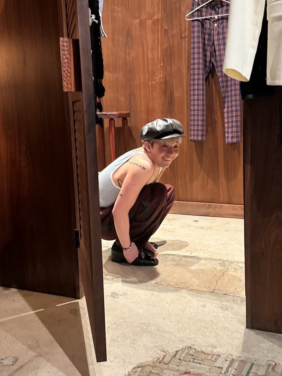 gdsholc's tweet photo. no seriously whats the context of these pics 😭 https://t.co/iVdvdLpum3