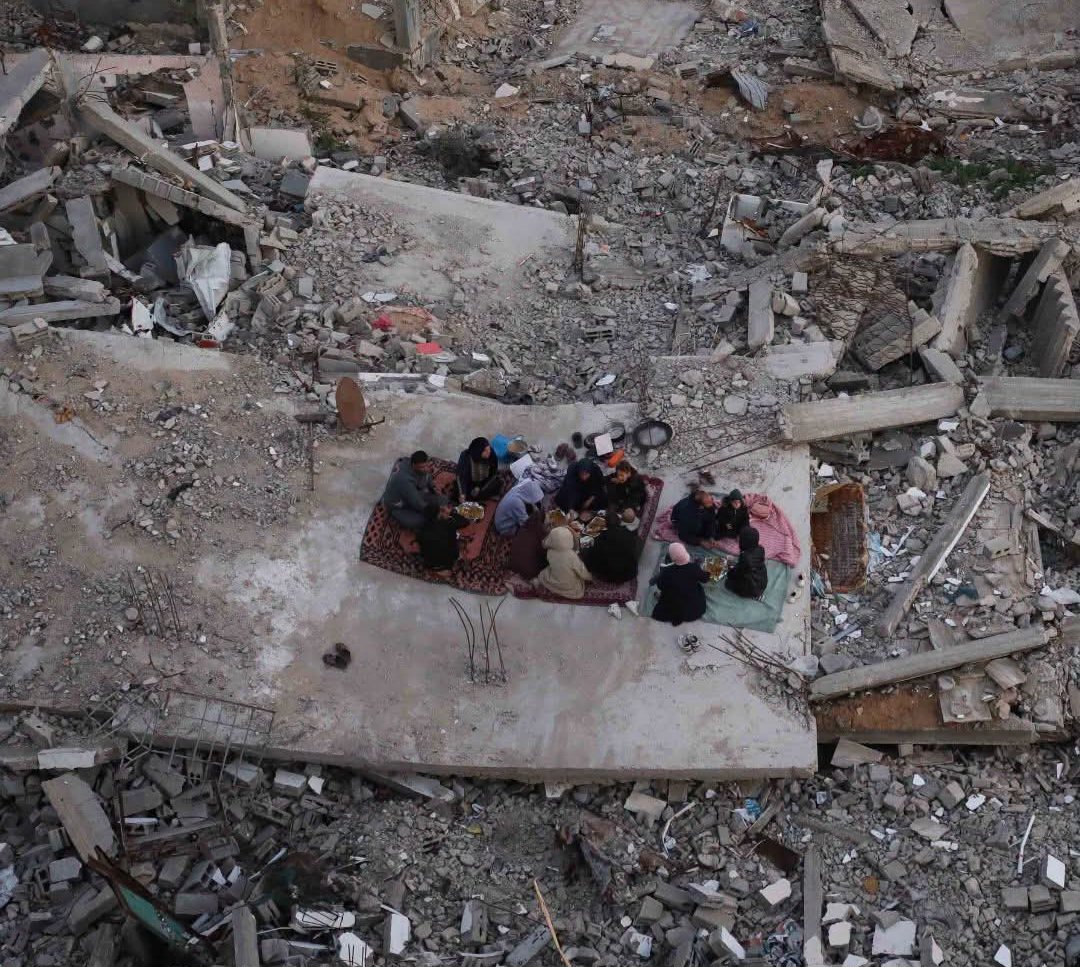 FuensantaPerezO's tweet photo. Gaza, te seguimos viendo. https://t.co/ltlJ7vhSuw