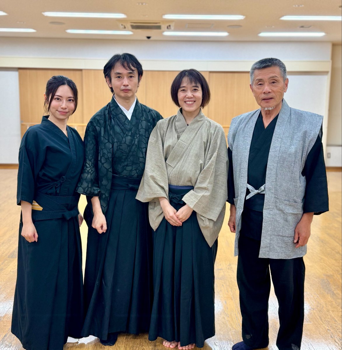 Kaho_Nouchi's tweet photo. とある取材で、東京からはるばる脇坂さんご夫妻が大阪へいらっしゃいました😊

いつも美しく、キレのある殺陣をされるお二人。
こうしてご一緒に殺陣の時間を過ごすことができ、とても嬉しかったです。

やはり生で拝見すると、さらに素敵でした✨

楽しい時間はあっという間に過ぎ、またお会いできる日を楽しみにしています！

それまで私も一生懸命精進してまいります。

いつもありがとうございます☺️