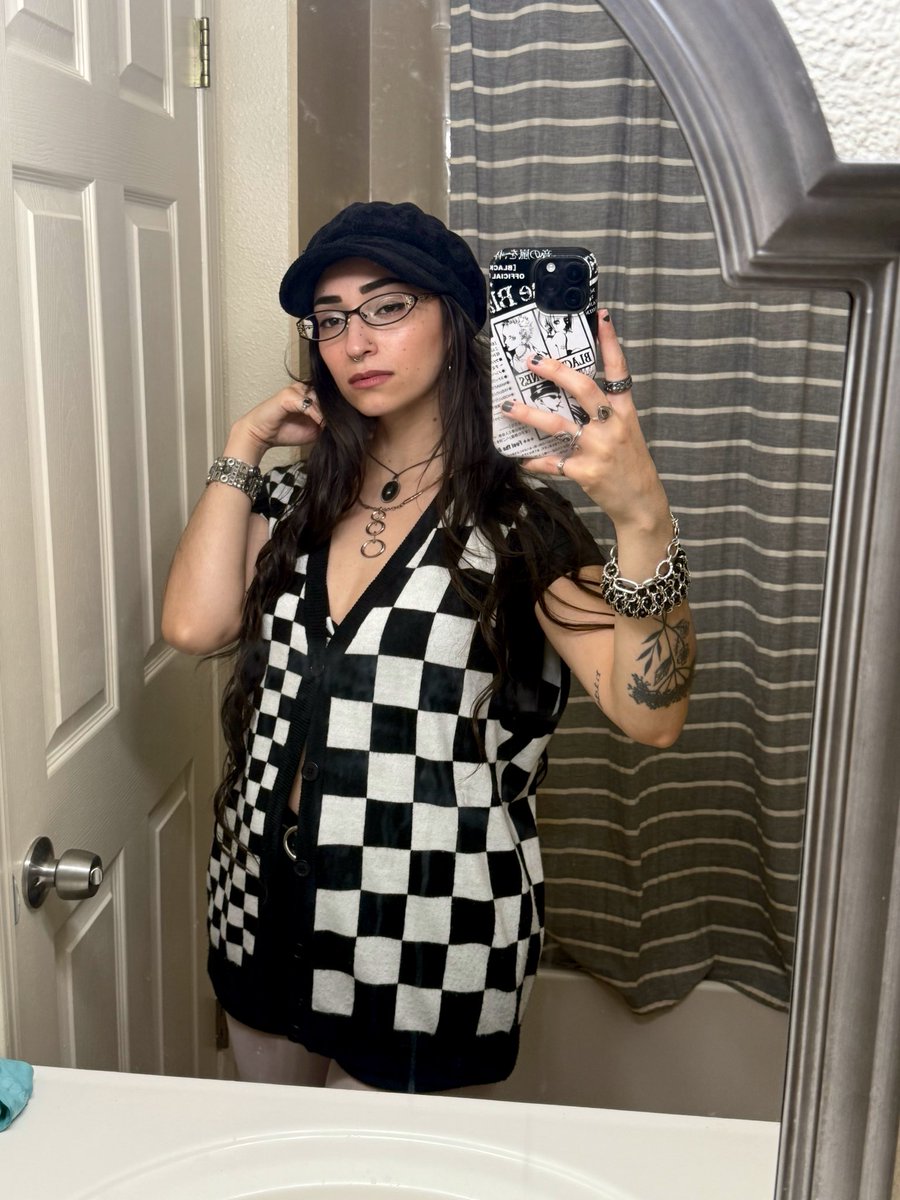 k0damarama's tweet photo. an offering 2 the void 🏁 https://t.co/oMpkWPt1H0