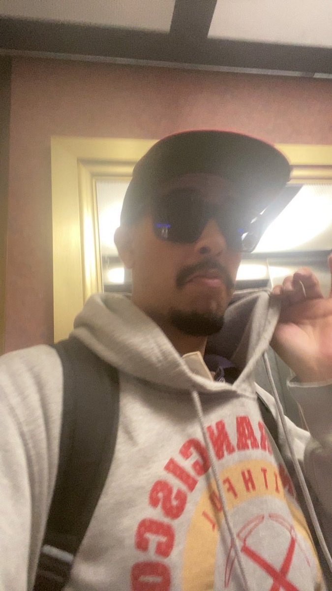 FozziemozzieB's tweet photo. My Mac Dre Thizzle Dance impressions you know what it is #NerdNation #SF49ers #SuperBowl https://t.co/rnn3a8iDAP