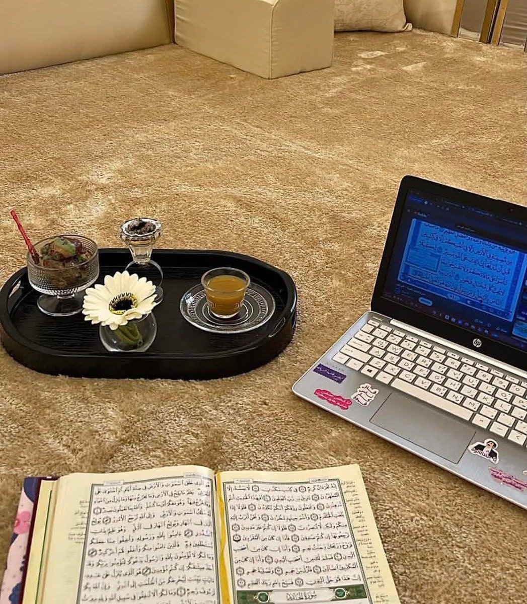 h2____h4's tweet photo. "تمضي الحياةُ وأنتَ تطلبُ أُنسَها ㅤㅤㅤㅤㅤ
والأُنْسُ كل الأُنْسِ في القرآنِ"ㅤㅤㅤㅤㅤ

#صلاة_الفجر https://t.co/XmpTuihDIb