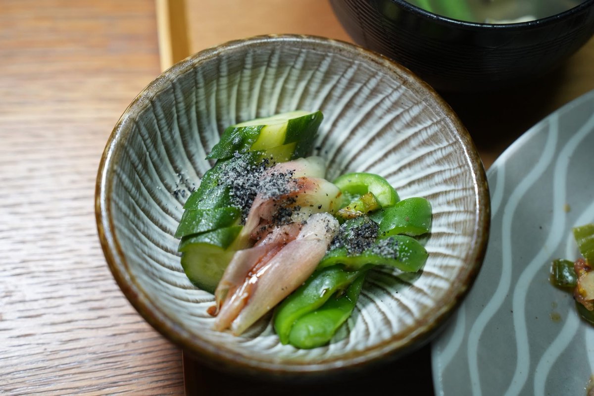 adf_marica's tweet photo. 【昨日の夜ごはん献立】

#豚ナポリ
　（しめじ、🫑、🍅、🧄）
▪️おみそ汁
　（インゲン、ナス、エノキ）
▪️🥑ときゅうりのナムル（🍅）
▫️ぬか漬け
　（ナス、ピーマン、きゅうり）
🥝

#おうちごはん 
#だしソムリエ 
#dashi https://t.co/DiY23mtBZ3