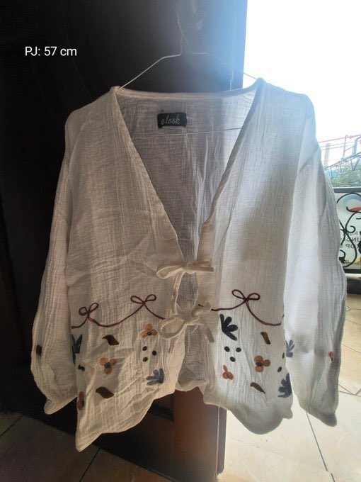 Leety2431's tweet photo. WTS preloved baju https://t.co/IeQMaR85Gt