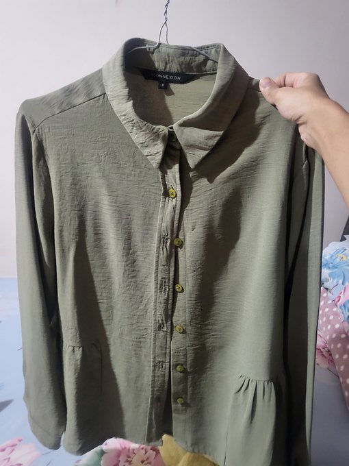 Leety2431's tweet photo. WTS preloved baju https://t.co/IeQMaR85Gt