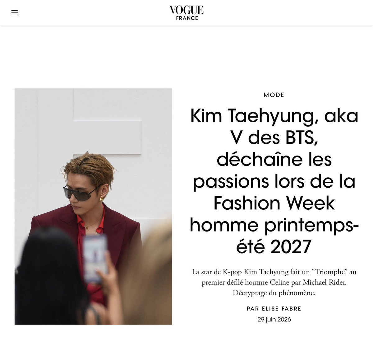 BTSV_TH's tweet photo. Vogue France ถอดรหัสปรากฏการณ์ ‘วี BTS’ ผู้ปลุกกระแสความฮือฮาใน Men’s Fashion Week Spring/Summer 2027 

Vogue France เผยแพร่บทความพิเศษถอดรหัสปรากฏการณ์ของ ‘วี BTS’ หลังสร้างปรากฏการณ์ความสำเร็จระดับ “Triomphe” ในแฟชั่นโชว์เสื้อผ้าบุรุษคอลเล็กชัน Printemps/Été 2027 (Spring/Summer 2027) ของ Celine ซึ่งเป็นคอลเล็กชันแรกภายใต้การนำของผู้อำนวยการฝ่ายสร้างสรรค์คนใหม่ Michael Rider

นิตยสารเล่าว่า ตั้งแต่ช่วงเช้าตรู่ เหล่า A.R.M.Y จากหลายประเทศต่างพากันมาปักหลักรอด้านนอกสถานที่จัดงานหลายชั่วโมง ก่อนแฟชั่นโชว์จะเริ่ม ท่ามกลางบรรยากาศที่ยังคงเงียบสงบ 

แต่ทันทีที่รถของ V เดินทางมาถึง ทุกอย่างก็เปลี่ยนไปในพริบตา เพียงประตูรถเปิดออก เสียงกรี๊ดต้อนรับก็ดังกึกก้องไปทั่วบริเวณ จนทุกคนรับรู้ได้ทันทีว่า ซูเปอร์สตาร์ V ได้มาถึงแล้ว สะท้อนอิทธิพลและพลังการสนับสนุนจากแฟน ๆ ที่ทำให้การปรากฏตัวของเขากลายเป็นหนึ่งในช่วงเวลาที่ถูกจับตามองที่สุดของงาน 

V ปรากฏตัวในโททัลลุคจาก Celine พร้อมสัญลักษณ์ Triomphe อันเป็นเอกลักษณ์ของแบรนด์ ก่อนเปลี่ยนลุคเข้าร่วมงาน After-Party ตอกย้ำภาพลักษณ์ในฐานะแบรนด์แอมบาสเดอร์ระดับโลก 

Vogue France ยังอ้างอิงข้อมูลจาก Talkwalker ระบุว่า ภายในเวลาเพียง 2 ชั่วโมง V สร้างยอด Engagement กว่า 7.5 ล้านครั้ง และมียอด Mentions มากกว่า 2.2 ล้านครั้ง ผ่านแฮชแท็กอย่างเป็นทางการของงาน

และเมื่อ Loïc Prigent ผู้สร้างสรรค์ภาพยนตร์สารคดีแฟชั่นชื่อดัง ได้เอ่ยถามเขาว่าคิดอย่างไรเกี่ยวกับกระแสความคลั่งไคล้และการตอบรับอย่างอบอุ่นจากแฟนๆ ชาวยุโรป ซูเปอร์สตาร์หนุ่มตอบกลับอย่างเรียบง่ายทว่าเปี่ยมด้วยใจจริงว่า เขารู้สึกเป็นเกียรติอย่างยิ่งที่ได้รับแรงสนับสนุนมากมายขนาดนี้ ก่อนเตรียมกลับมาพบแฟน ๆ อีกครั้งในเวิลด์ทัวร์ของ BTS ที่กรุงปารีสในเดือนกรกฎาคมนี้

Source: 
🔗https://t.co/W3pmWDeA9T

V FOR CELINE FASHION SHOW 
TAEHYUNG TAEHYUNG 

#TAEHYUNGxCELINE #CELINESS27
#VxCelineSS27 @celineofficial