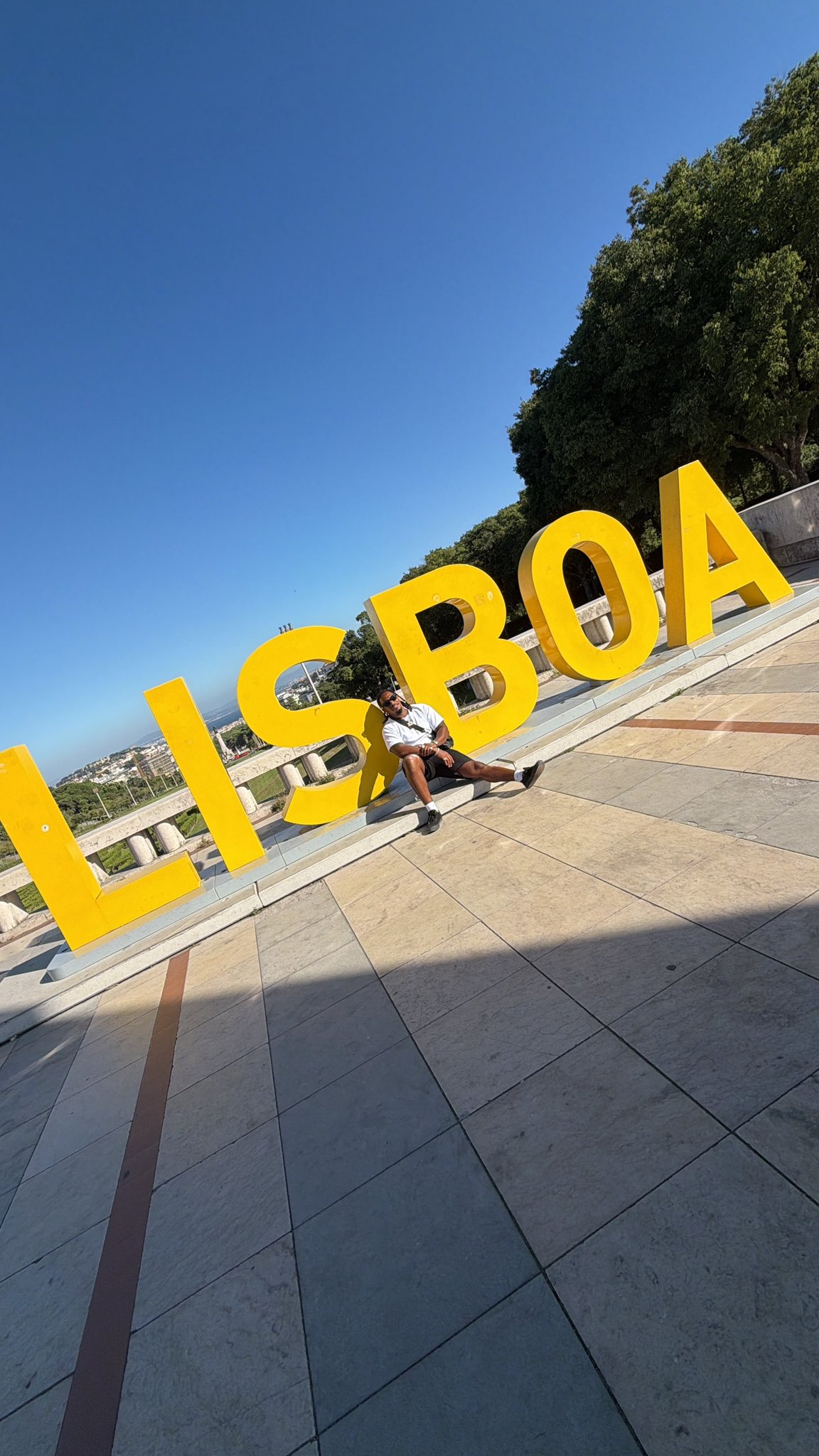 1 pic. Exploring the streets of Lisboa 🇵🇹… today was one for the books. 🌍 https://t.co/tEnHbF907a