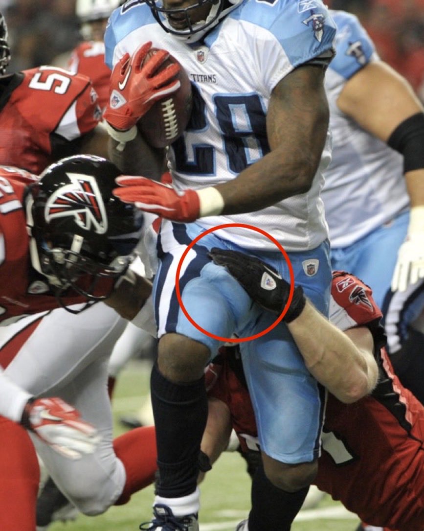 VIVEUSVIVEUS's tweet photo. @AtlantaFalcons @ChrisJohnson28 @NFL He got that MEAT PISTOL on him https://t.co/4tq1i8gFJh