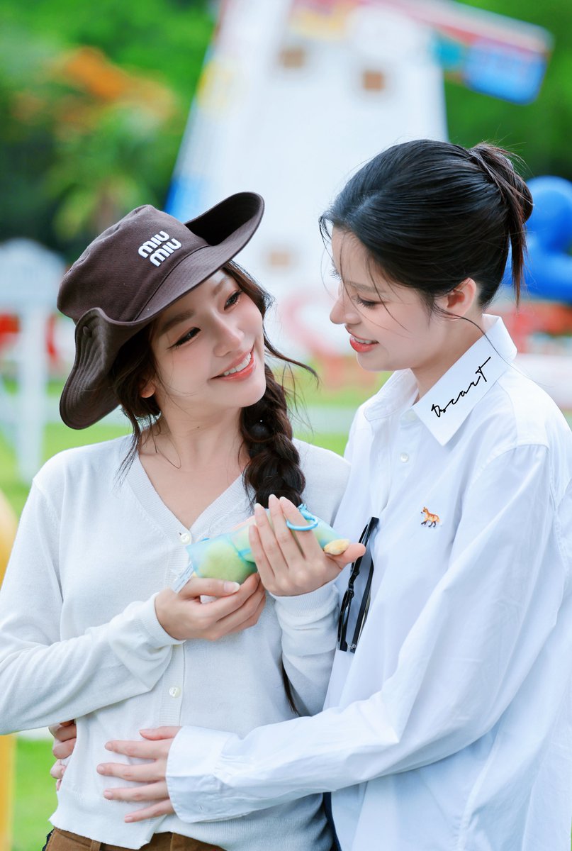 Oscar601106's tweet photo. หวานเกินไปแล้ว ช่วยฉันที! 🥹💖

FAYMAY SUMMER IN BLOOM
#HuahinxFAYMAY https://t.co/12gHnbhoG2