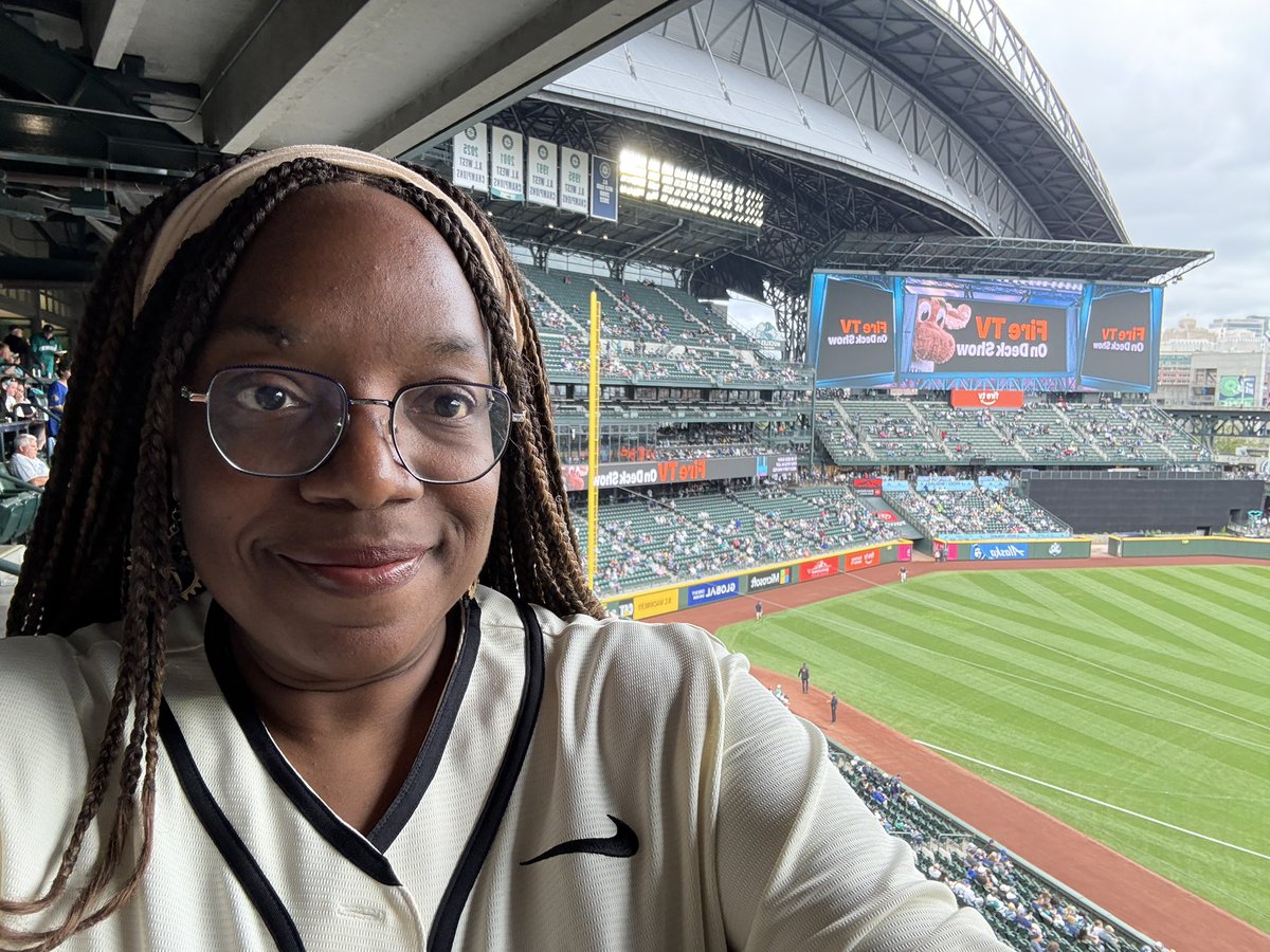 aliciainedmonds's tweet photo. @Mariners game #suitelife https://t.co/tUAZLGRNyu