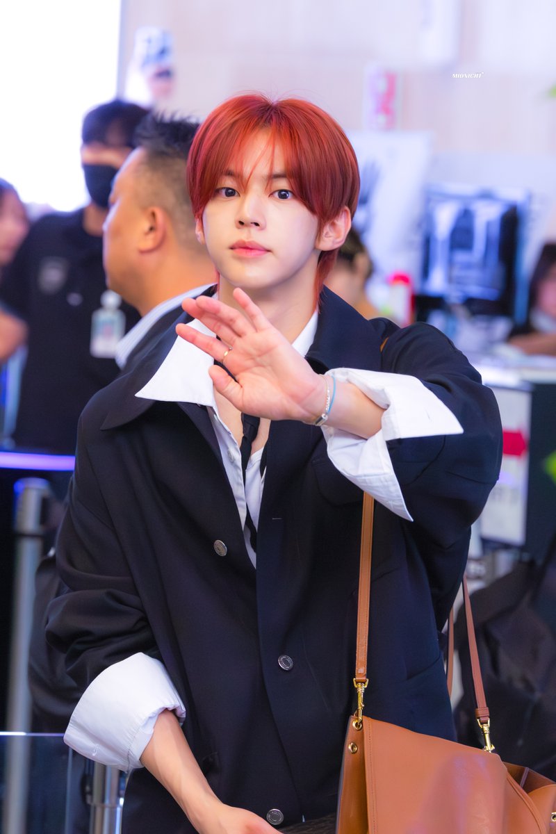 DH_midnight0130's tweet photo. 260630 GMP

손 완전 쪼꼬미

#도훈 #DOHOON #ドフン 
#투어스 #TWS #トゥアス https://t.co/yeGEtyVRld