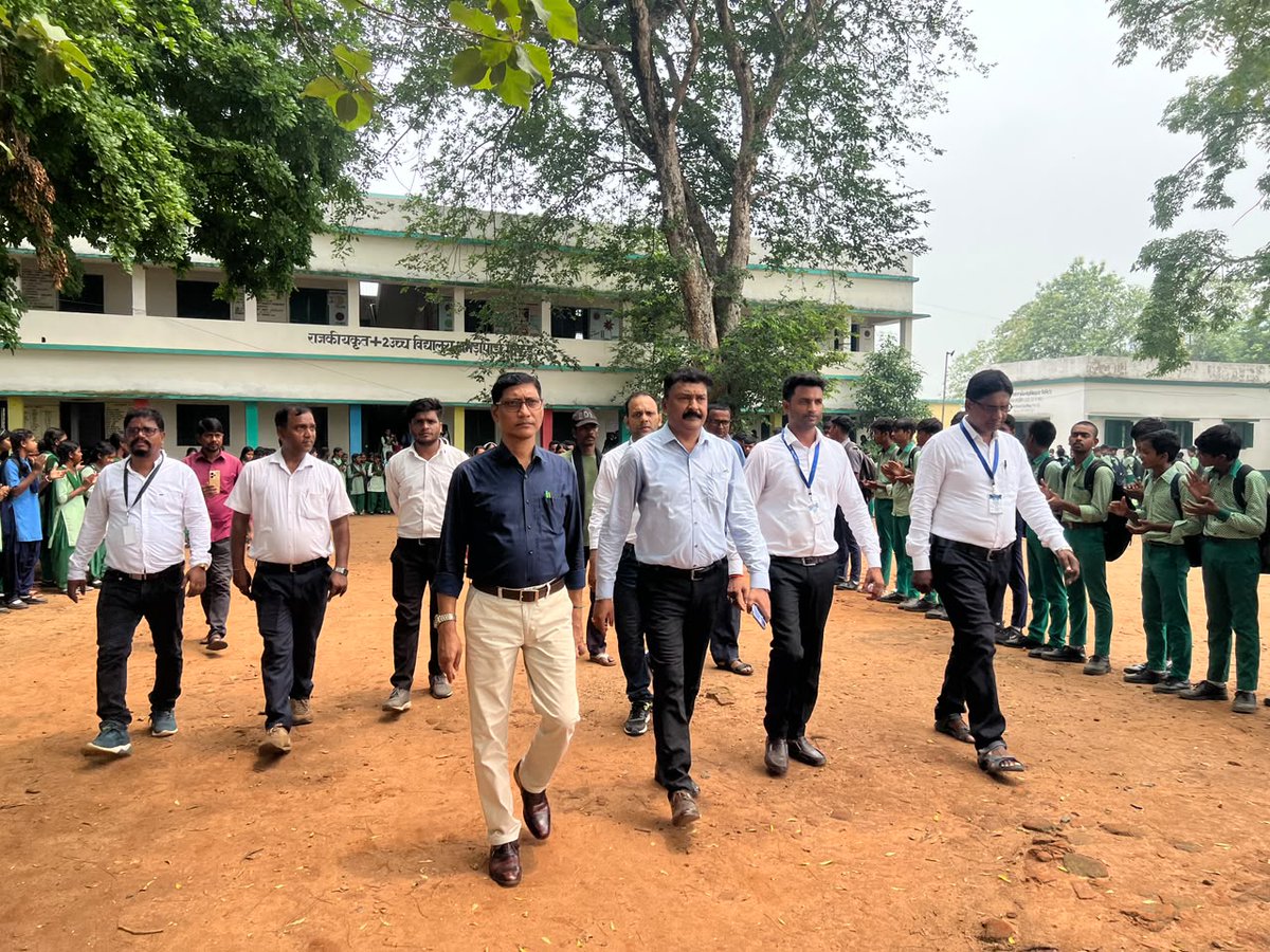 dcpakur's tweet photo. विशेष गहन पुनरीक्षण (SIR) 2026 के तहत लिट्टीपाड़ा विधानसभा क्षेत्र अंतर्गत आर.के. +2 विद्यालय, आमड़ापाड़ा में ELC की बैठक परियोजना निदेशक, आईटीडीए के मार्गदर्शन में आयोजित हुई। विद्यार्थियों को मतदाता पंजीकरण एवं विशेष गहन पुनरीक्षण के प्रति जागरूक किया गया।
#JharkhandSIR #SIR2026 #ELC #FutureVoters @ceojharkhand @ECISVEEP