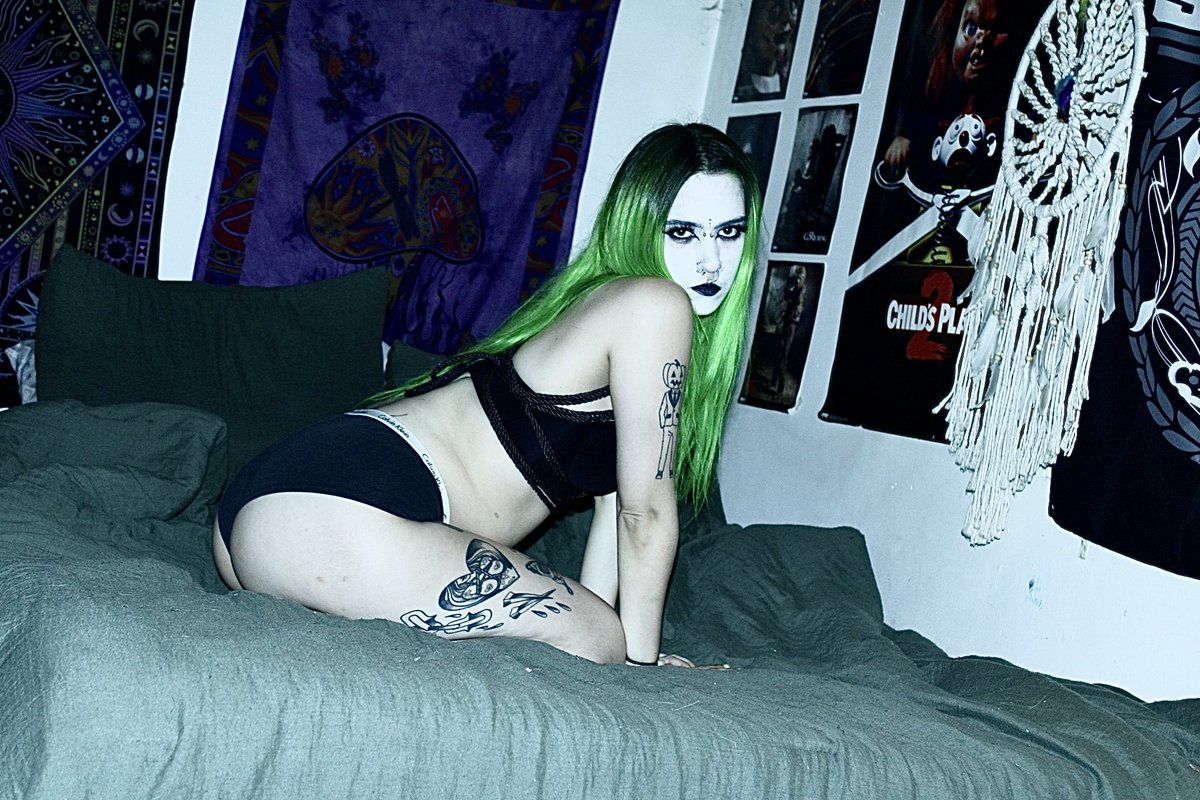 princesszyph's tweet photo. whatcha think of me today? #goth #emo #nsfw #nsfwtwtًً  #alt https://t.co/5N2MmQFlUz