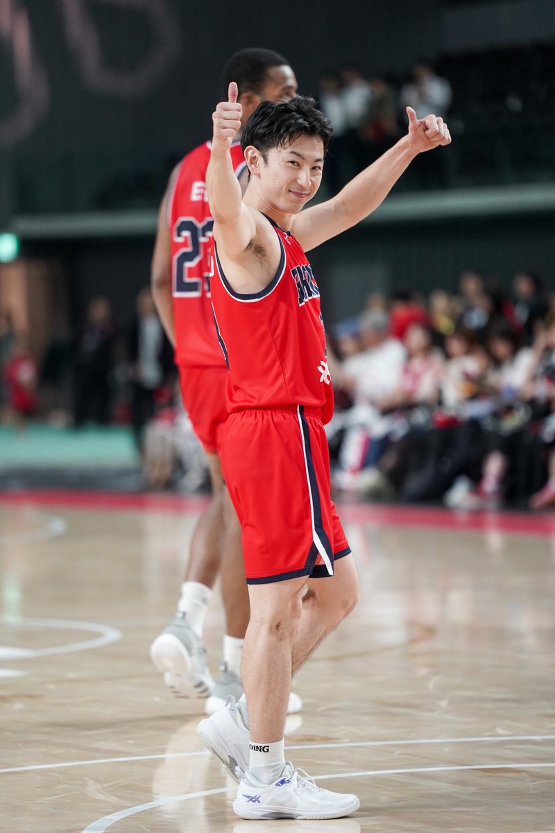 sun__92739's tweet photo. アズバヤル選手の写真
あったかな〜って探してたら
渉くんに全振りしてて
見切れてるやつしかなかった😭😭

でも試合を観てて
間違いなく1番
印象に残った選手である✌🏻 https://t.co/HK86DPUd0u