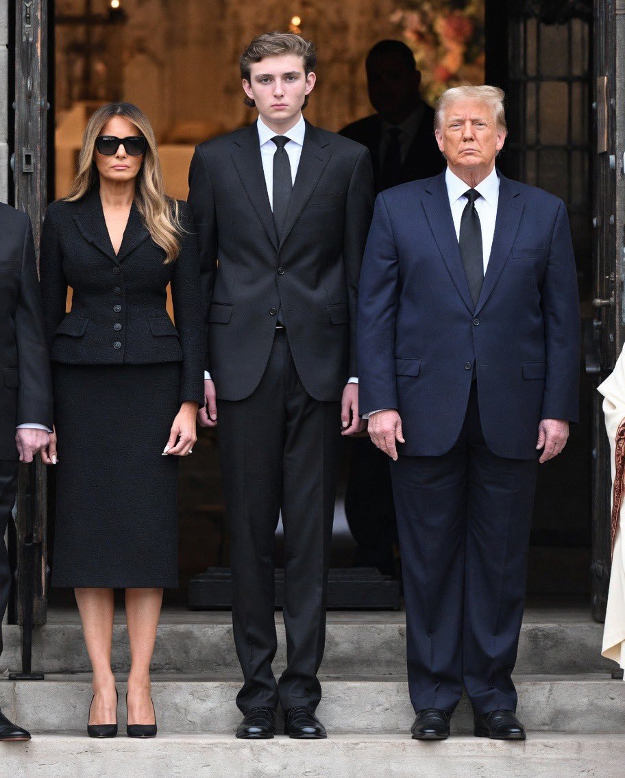 TrumpPeacex's tweet photo. Simple poll. Please be honest! As of today, how much do you still trust this family?

Α. 100%.    B. 75%     C. 50%

D. 25%       Ε. 0% https://t.co/55LDdizHJF