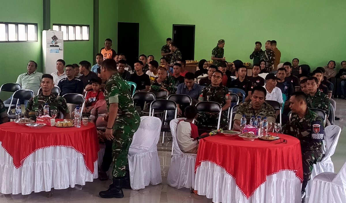 kodim1003kdg's tweet photo. Semarak Nobar Piala Dunia 2026, Kodim 1003/HSS Hadirkan Kebersamaan TNI dan Masyarakat

@pendim1003
 
 #dispenad #puspentni #korem101ant #penrem101ant #pendamXXIItb #kodamXXIItb #TNIAD https://t.co/lreednFCi5